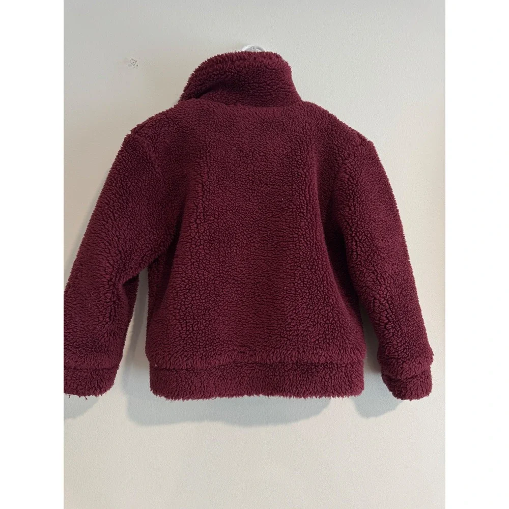 Elodie this cozy